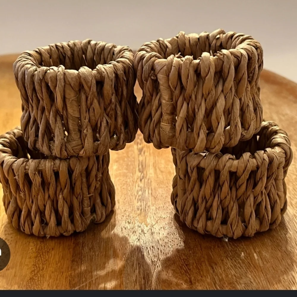 Williams Sonoma Rustic Brown Napkin Rings